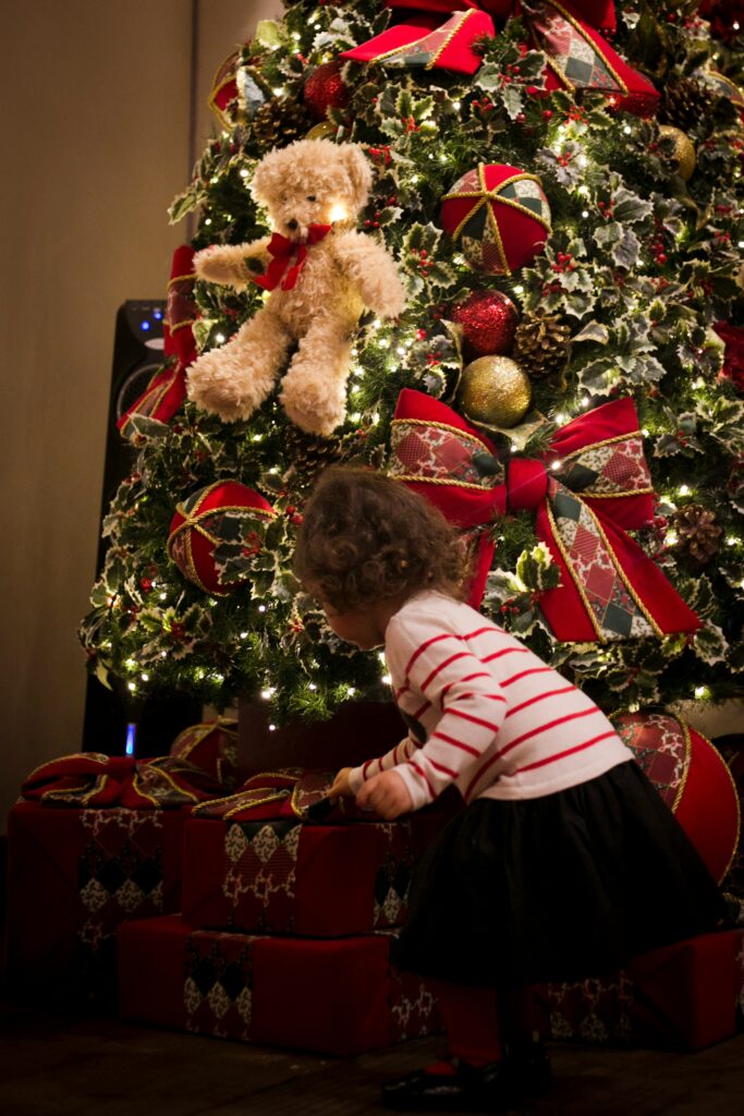 Decorando el Árbol de Navidad